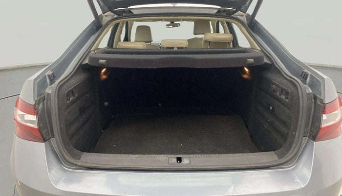 2017 Skoda Superb L&K 1.8 TSI AT, Petrol, Automatic, 54,079 km, Boot Inside