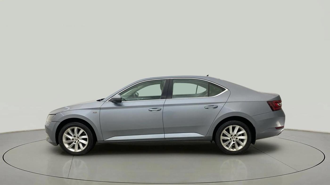 2017 Skoda Superb L&K 1.8 TSI AT, Petrol, Automatic, 54,460 km, Left Side