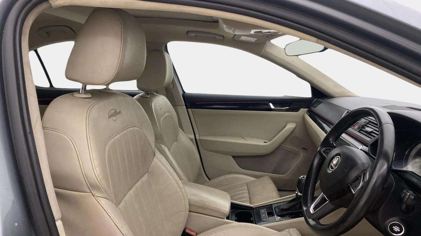 2017 Skoda Superb L&K 1.8 TSI AT, Petrol, Automatic, 54,460 km, Right Side Front Door Cabin