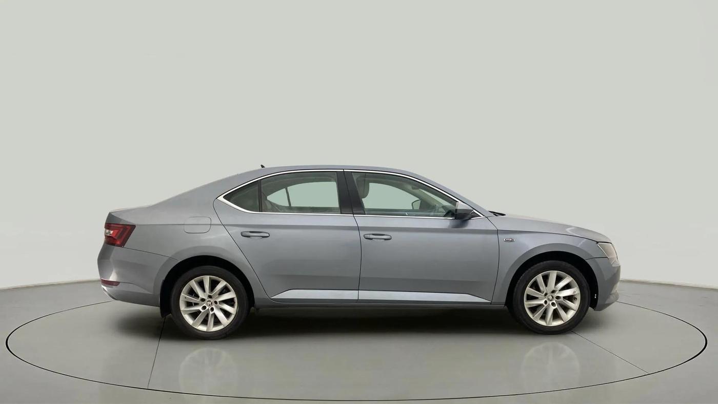 2017 Skoda Superb L&K 1.8 TSI AT, Petrol, Automatic, 54,460 km, Right Side View