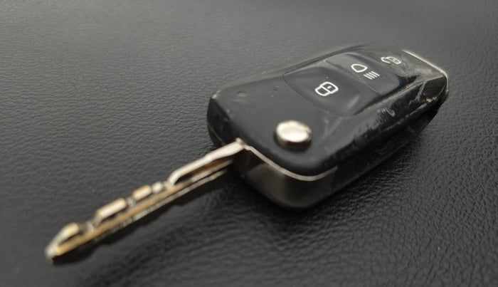 2019 Tata Tiago XZ PLUS PETROL, Petrol, Manual, 42,805 km, Key Close Up
