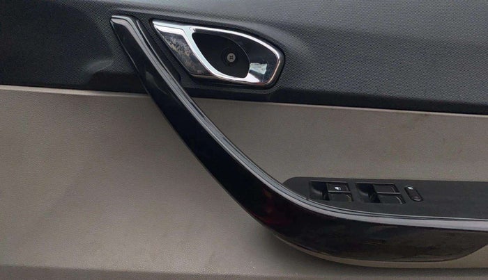 2019 Tata Tiago XZ PLUS PETROL, Petrol, Manual, 42,805 km, Driver Side Door Panels Control