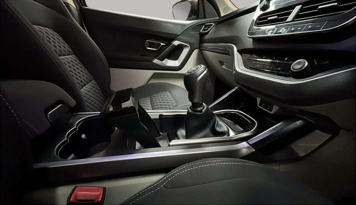 2021 Tata Safari XT PLUS, Diesel, Manual, 64,894 km, Gear Lever