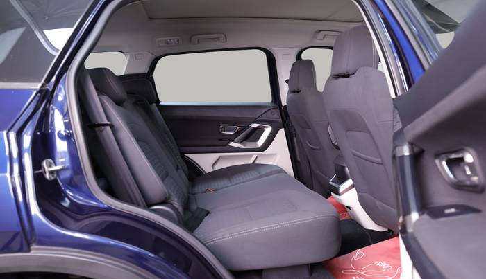 2021 Tata Safari XT PLUS, Diesel, Manual, 64,894 km, Right Side Rear Door Cabin