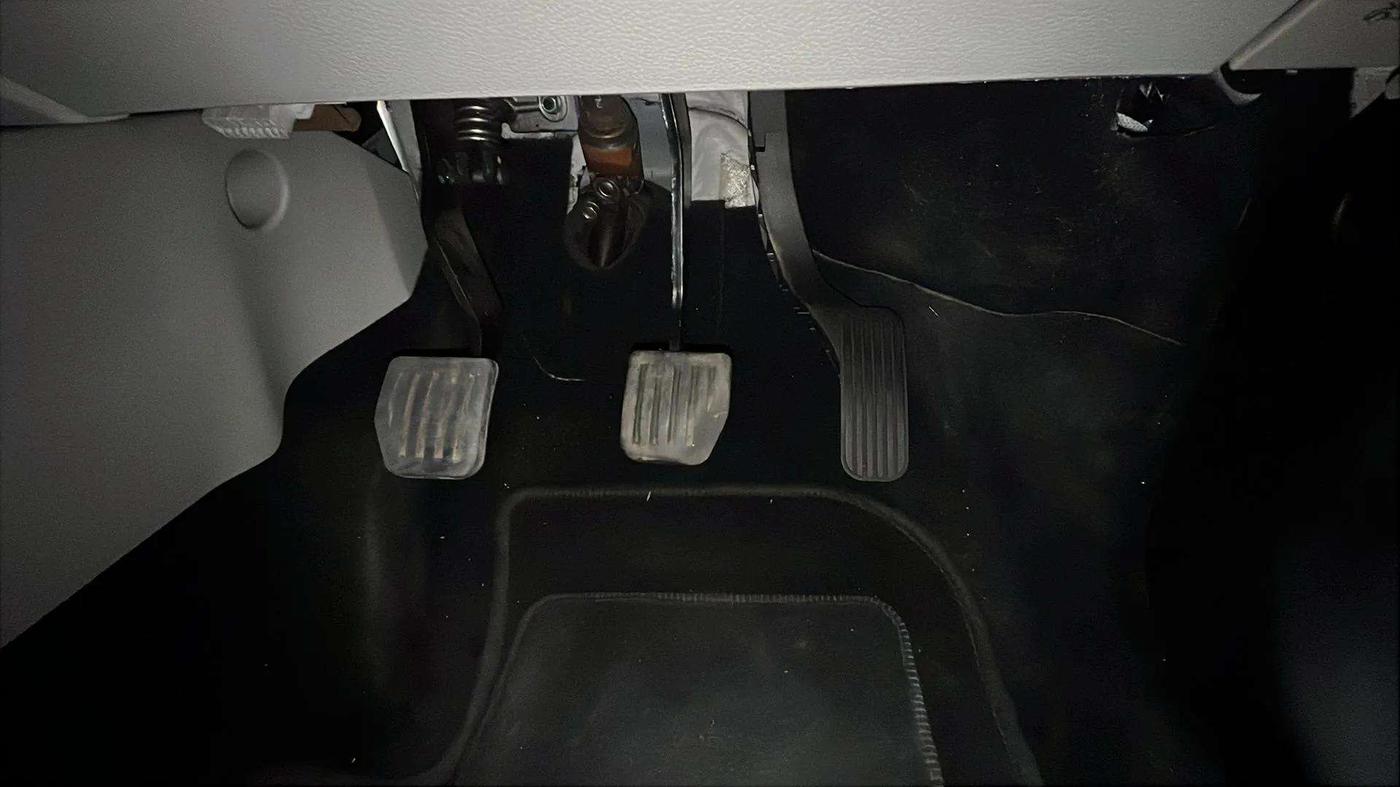 2021 Tata Safari XT PLUS, Diesel, Manual, 64,894 km, Pedals