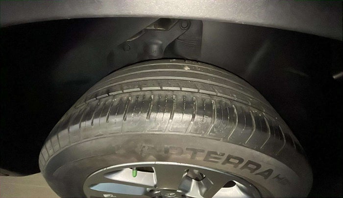 2021 Tata Safari XT PLUS, Diesel, Manual, 64,894 km, Right Front Tyre Tread