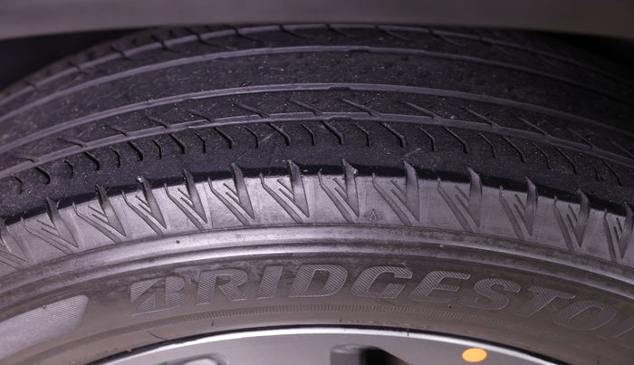 2021 Tata Safari XT PLUS, Diesel, Manual, 64,894 km, Left Front Tyre Tread