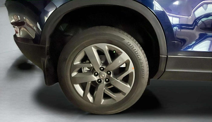2021 Tata Safari XT PLUS, Diesel, Manual, 64,894 km, Right Rear Wheel