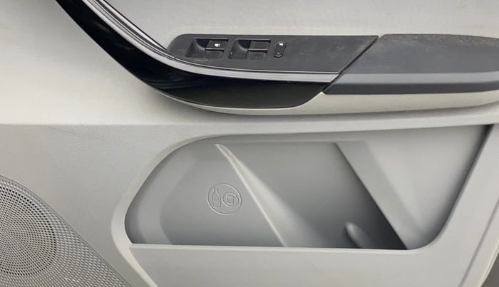 2020 Tata Tiago XZ PETROL, Petrol, Manual, 34,406 km, Driver Side Door Panels Control