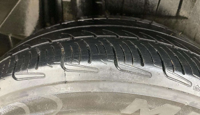 2022 Maruti Dzire ZXI Plus, Petrol, Manual, 1,01,261 km, Right Rear Tyre Tread