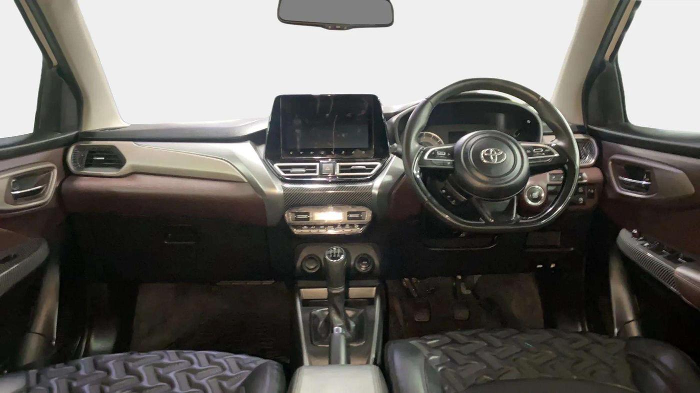 2024 Toyota Urban Cruiser Taisor V 1.0 Petrol MT Dual Tone, Petrol, Manual, 10,036 km, Dashboard