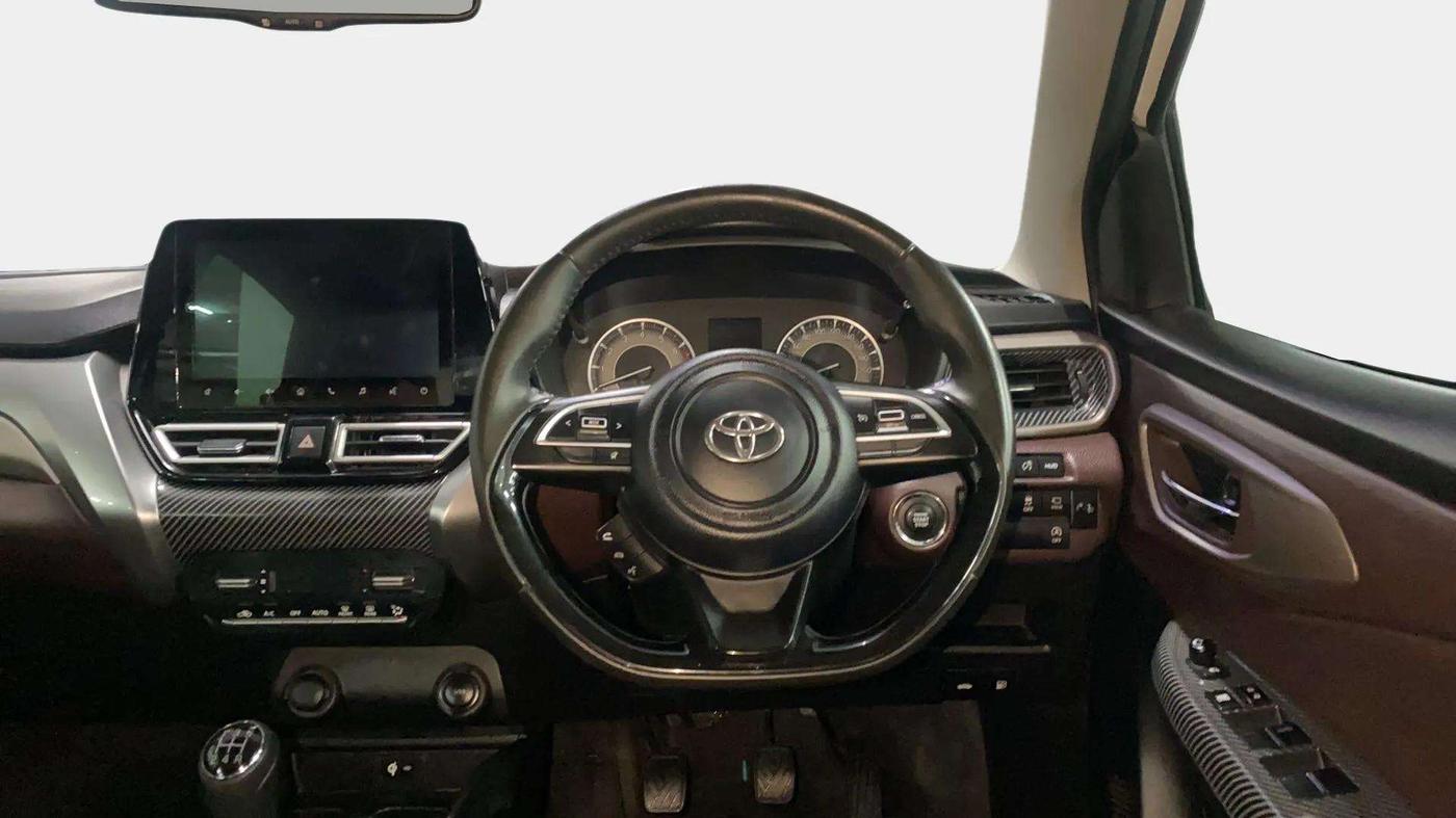2024 Toyota Urban Cruiser Taisor V 1.0 Petrol MT Dual Tone, Petrol, Manual, 10,036 km, Steering Wheel Close Up