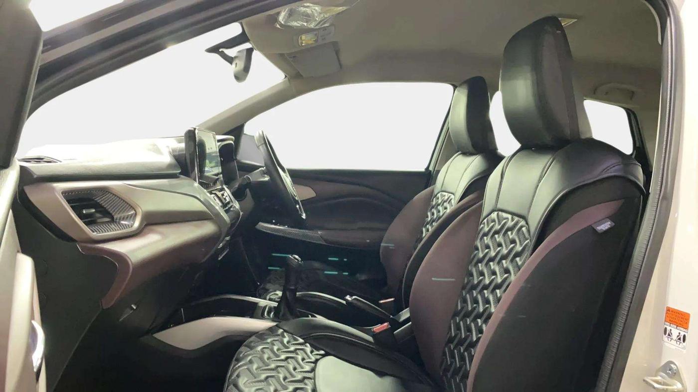 2024 Toyota Urban Cruiser Taisor V 1.0 Petrol MT Dual Tone, Petrol, Manual, 10,036 km, Right Side Front Door Cabin