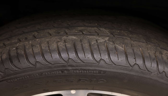 2020 MG GLOSTER SHARP 7 STR 2.0 TWIN TURBO 4WD, Diesel, Automatic, 28,984 km, Right Rear Tyre Tread