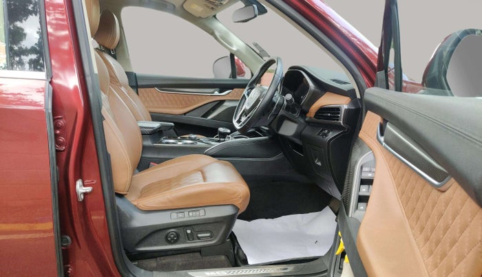 2020 MG GLOSTER SHARP 7 STR 2.0 TWIN TURBO 4WD, Diesel, Automatic, 28,984 km, Right Side Front Door Cabin