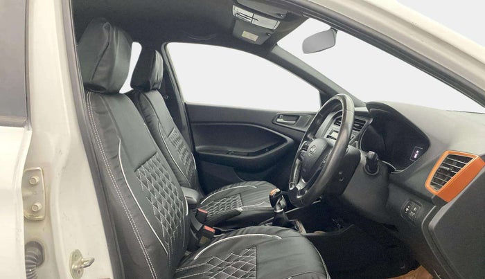 2017 Hyundai Elite i20 ASTA 1.4 CRDI DUAL TONE, Diesel, Manual, 98,719 km, Right Side Front Door Cabin