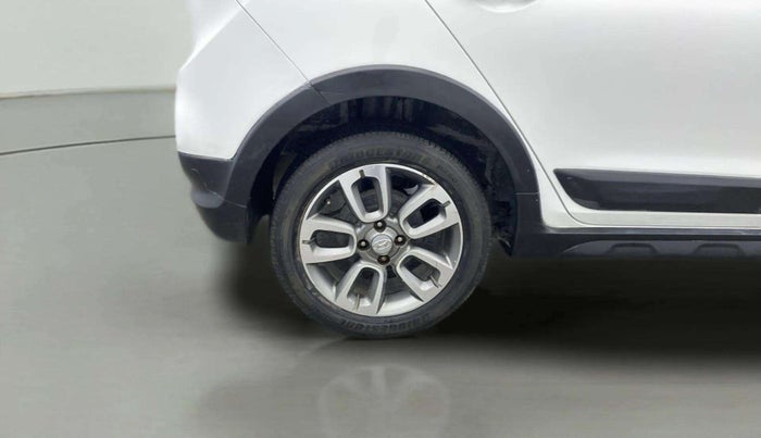 2017 Hyundai Elite i20 ASTA 1.4 CRDI DUAL TONE, Diesel, Manual, 98,719 km, Right Rear Wheel