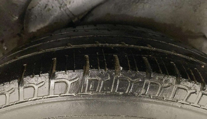 2015 Hyundai i10 SPORTZ 1.1, Petrol, Manual, 42,566 km, Left Rear Tyre Tread