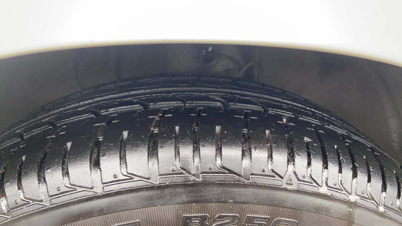 2023 Tata Tiago XM CNG, CNG, Manual, 32,657 km, Right Front Tyre Tread