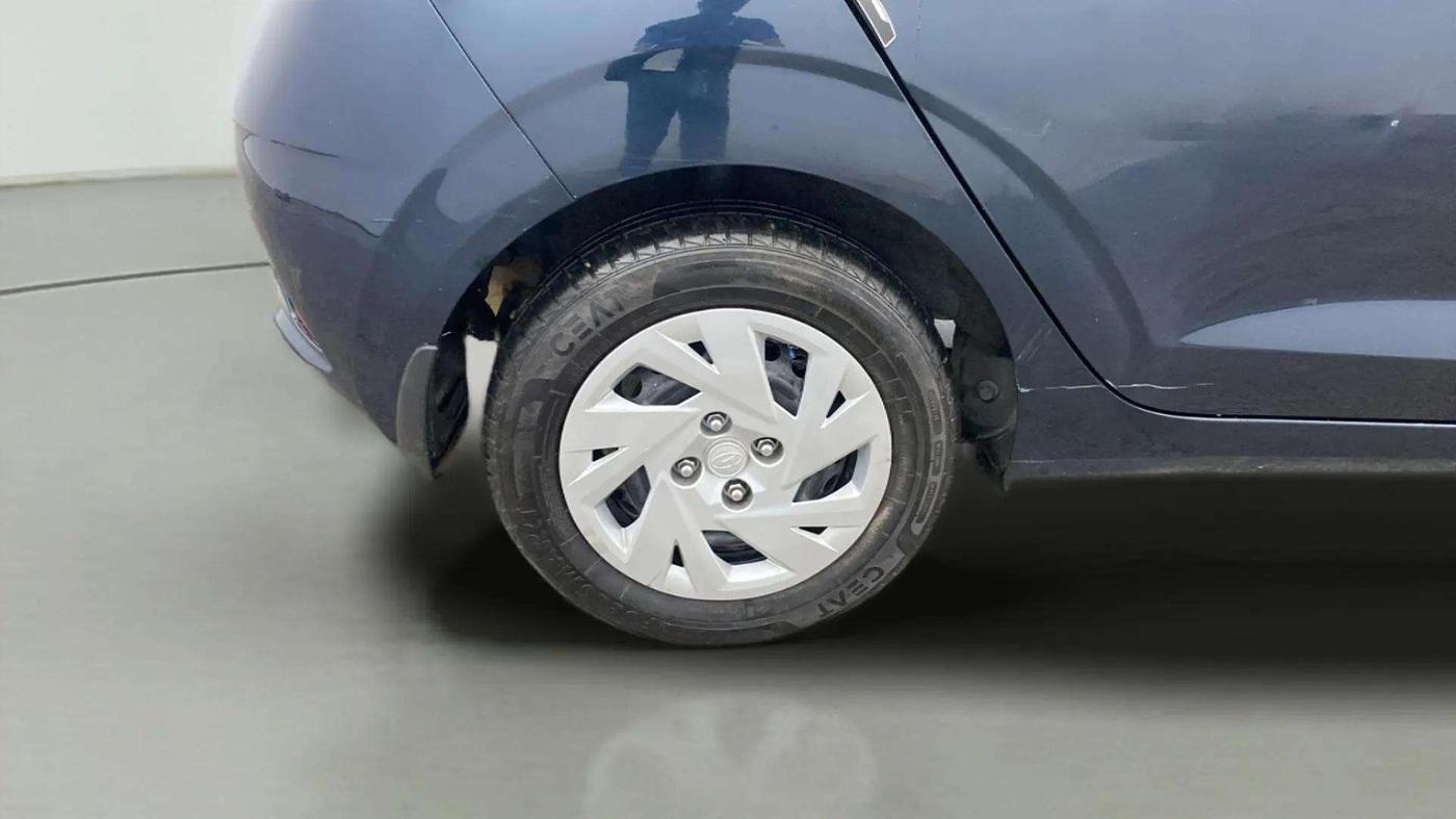 2024 Hyundai GRAND I10 NIOS MAGNA 1.2 KAPPA VTVT, Petrol, Manual, 8,806 km, Right Rear Wheel