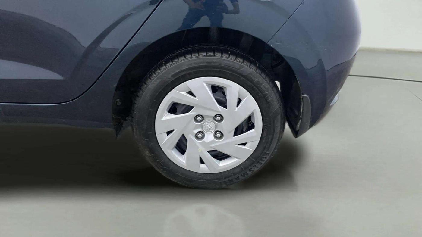 2024 Hyundai GRAND I10 NIOS MAGNA 1.2 KAPPA VTVT, Petrol, Manual, 8,806 km, Left Rear Wheel