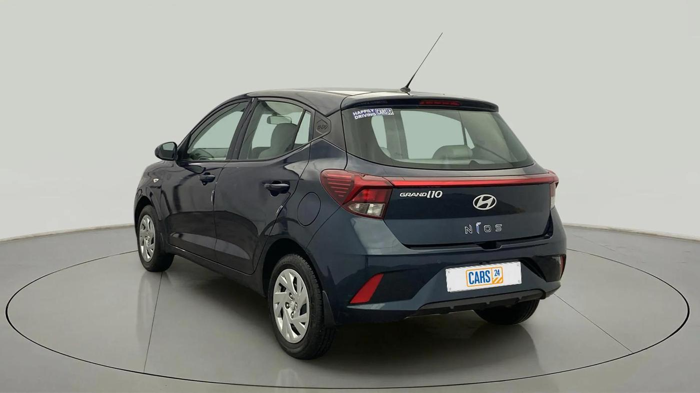 2024 Hyundai GRAND I10 NIOS MAGNA 1.2 KAPPA VTVT, Petrol, Manual, 8,806 km, Left Back Diagonal