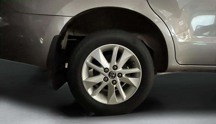 2017 Toyota Innova Crysta 2.4 VX 8 STR, Diesel, Manual, 77,820 km, Right Rear Wheel