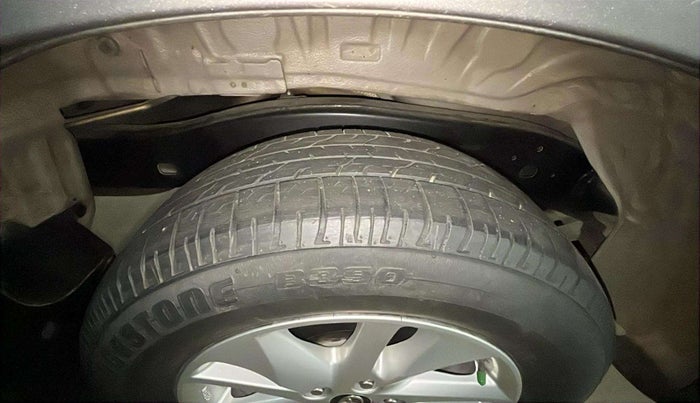 2017 Toyota Innova Crysta 2.4 VX 8 STR, Diesel, Manual, 77,820 km, Right Rear Tyre Tread