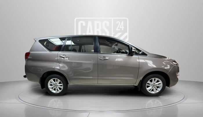 2017 Toyota Innova Crysta 2.4 VX 8 STR, Diesel, Manual, 77,820 km, Right Side View