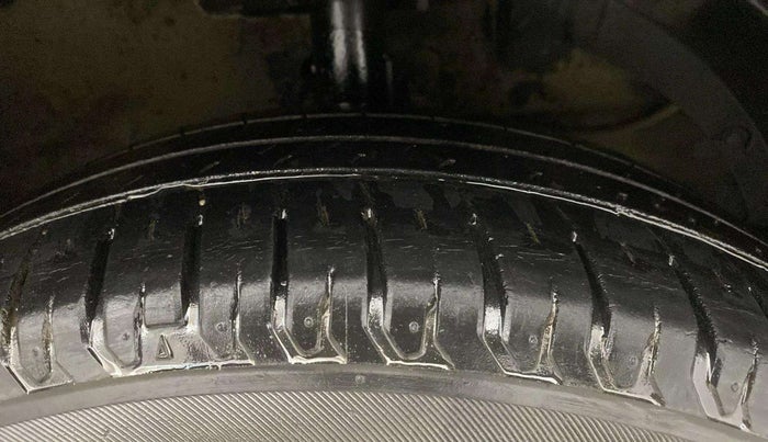 2021 Maruti Ertiga ZXI+ SHVS, Petrol, Manual, 26,921 km, Right Front Tyre Tread
