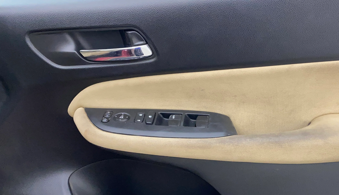 2020 Honda City 1.5L I-VTEC VX CVT, Petrol, Automatic, 31,348 km, Driver Side Door Panels Control