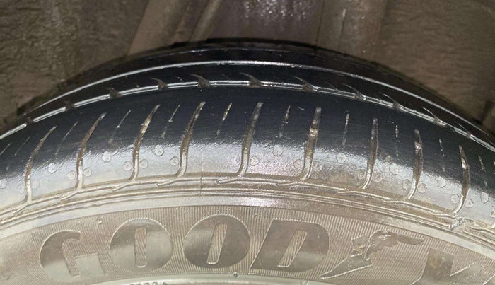 2015 Honda City 1.5L I-VTEC VX CVT, Petrol, Automatic, 1,01,436 km, Left Rear Tyre Tread