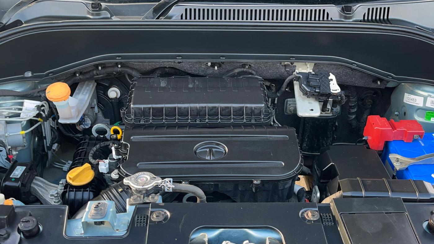 2022 Tata PUNCH ACCOMPLISHED MT, Petrol, Manual, 36,020 km, Engine View