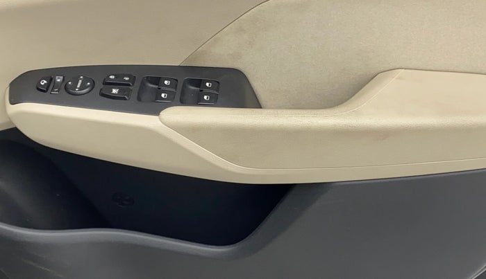 2019 Hyundai Verna 1.6 VTVT SX, Petrol, Manual, 25,310 km, Driver Side Door Panels Control