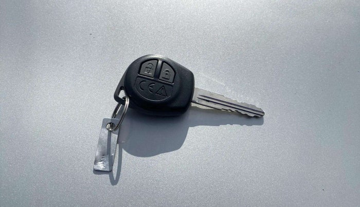 2024 Maruti Swift VXi, Petrol, Manual, 25,034 km, Key Close Up