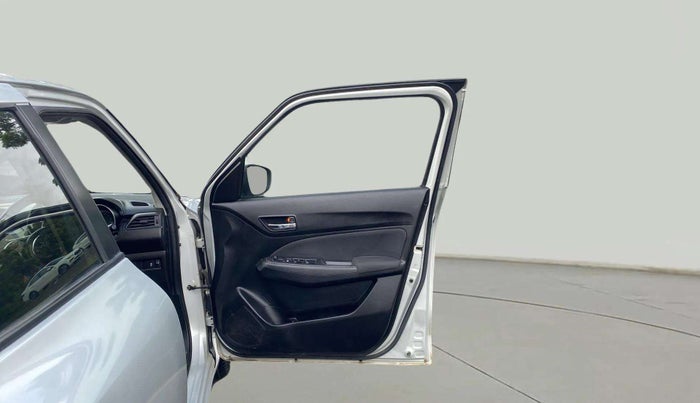 2024 Maruti Swift VXi, Petrol, Manual, 25,034 km, RHS Front Door
