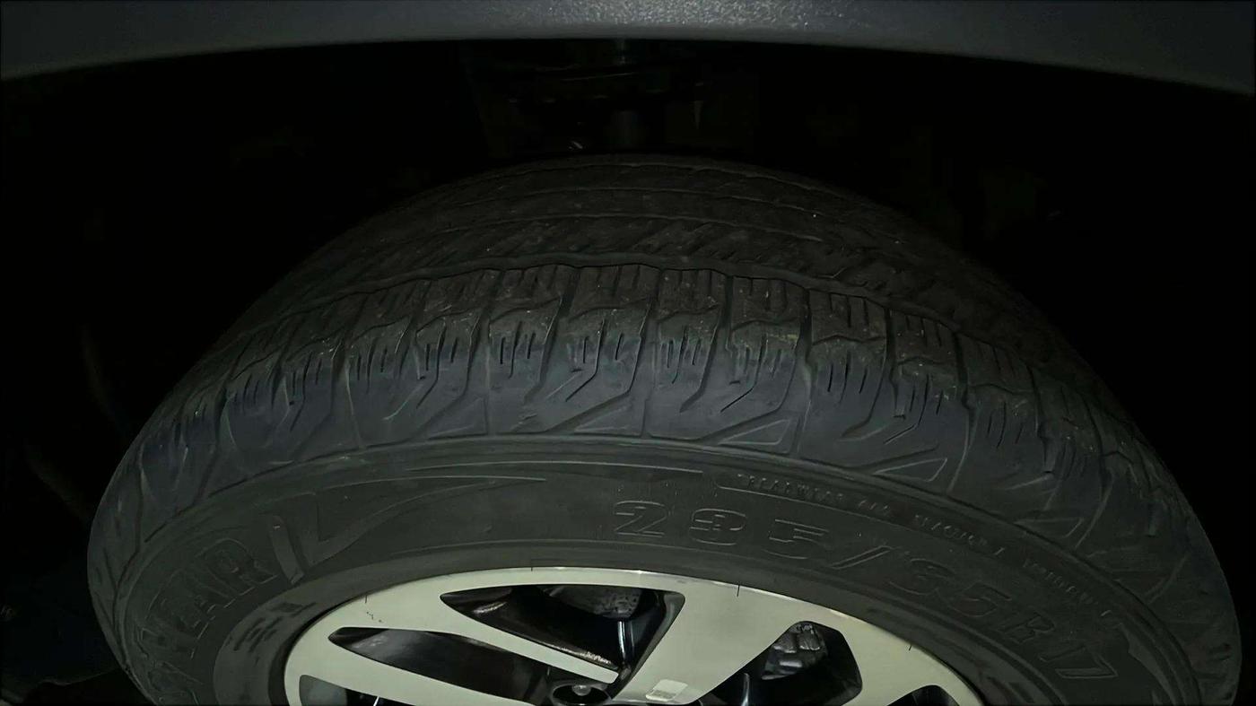 2021 Tata Harrier XZA PLUS 2.0L, Diesel, Automatic, 29,861 km, Left Rear Tyre Tread