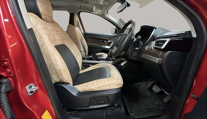 2021 Tata Harrier XZA PLUS 2.0L, Diesel, Automatic, 29,861 km, Right Side Front Door Cabin