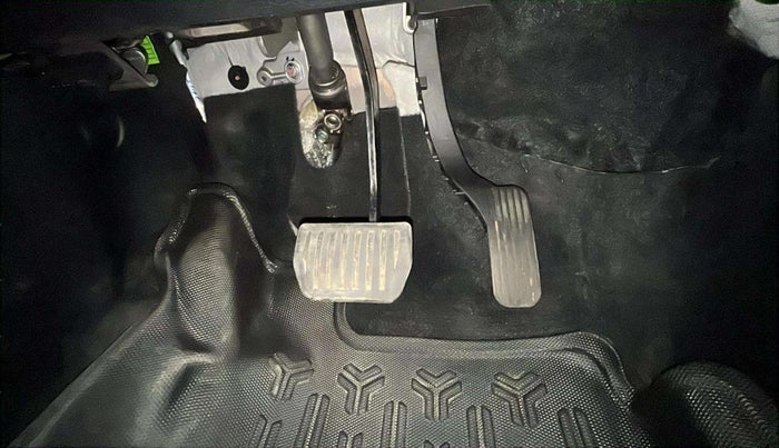 2021 Tata Harrier XZA PLUS 2.0L, Diesel, Automatic, 29,861 km, Pedals