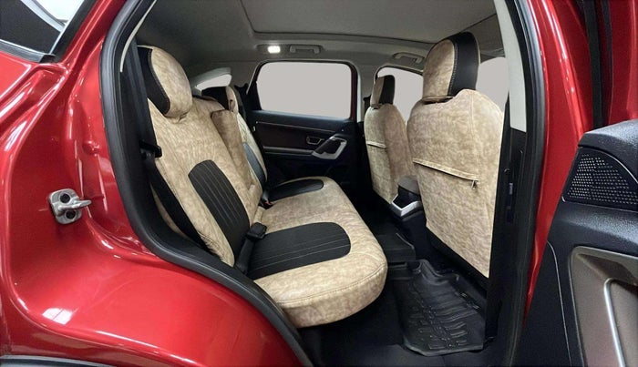 2021 Tata Harrier XZA PLUS 2.0L, Diesel, Automatic, 29,861 km, Right Side Rear Door Cabin