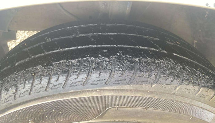 2020 Maruti Baleno DELTA PETROL 1.2, Petrol, Manual, 37,114 km, Right Rear Tyre Tread