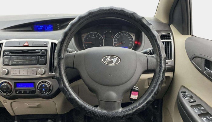 2013 Hyundai i20 MAGNA 1.2, Petrol, Manual, 75,844 km, Steering Wheel Close Up