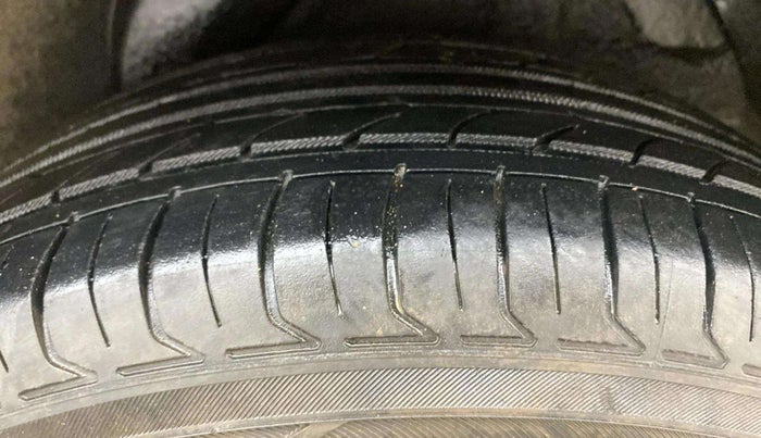 2013 Hyundai i20 MAGNA 1.2, Petrol, Manual, 75,844 km, Left Rear Tyre Tread