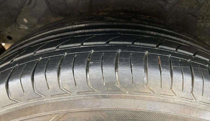2013 Hyundai i20 MAGNA 1.2, Petrol, Manual, 75,844 km, Right Rear Tyre Tread