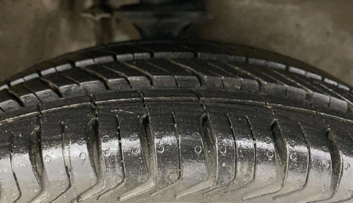 2017 Maruti Alto 800 LXI, Petrol, Manual, 72,775 km, Right Front Tyre Tread