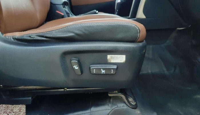 2017 Toyota Innova Crysta 2.8 ZX AT 7 STR, Diesel, Automatic, 86,953 km, Driver Side Adjustment Panel
