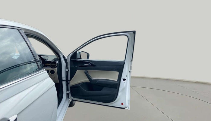 2022 Skoda SLAVIA STYLE 1.0L TSI MT, Petrol, Manual, 28,712 km, RHS Front Door