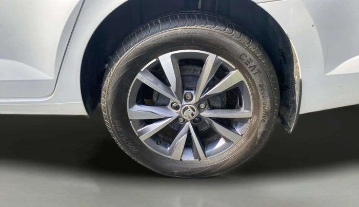 2022 Skoda SLAVIA STYLE 1.0L TSI MT, Petrol, Manual, 28,712 km, Left Rear Wheel