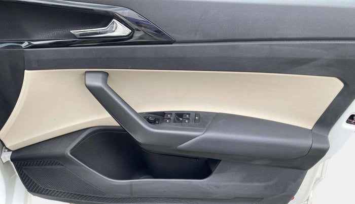 2022 Skoda SLAVIA STYLE 1.0L TSI MT, Petrol, Manual, 28,712 km, Driver Side Door Panels Control