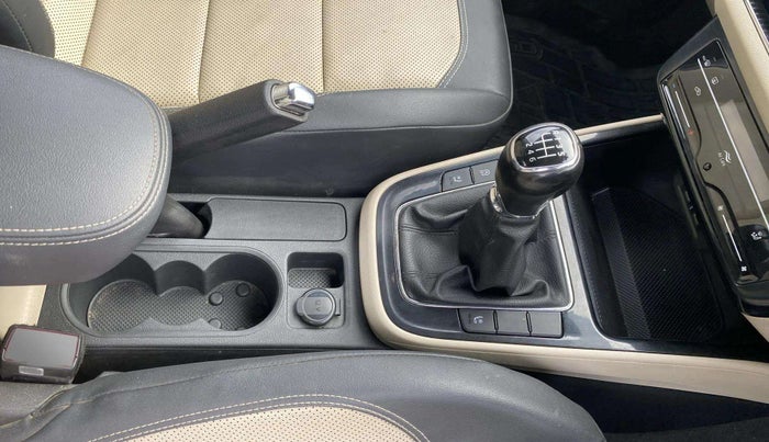 2022 Skoda SLAVIA STYLE 1.0L TSI MT, Petrol, Manual, 28,712 km, Gear Lever